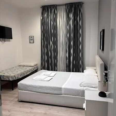 Spazio Cavour Guesthouse-2